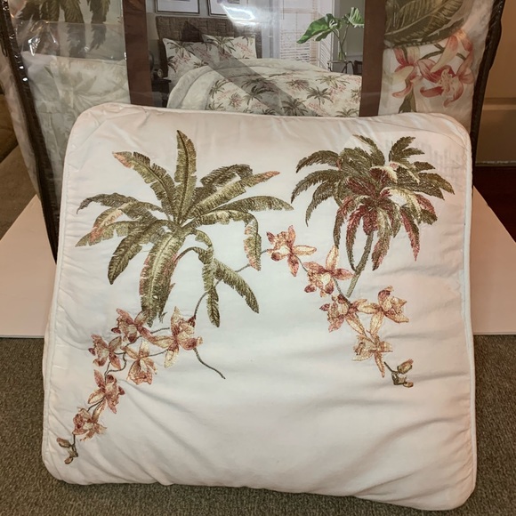 Reversible Tommy Bahama King Bonny Cove Set - Picture 6 of 12